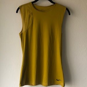 Nike dri-fit sleeveless top